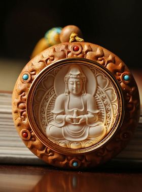 运转乾坤观音老山檀香嵌鹿角手把件手工雕刻吊坠文玩把件