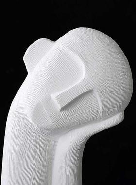 现代北欧沉思者陶瓷摆件软装售楼处餐桌抽象陈列意式简约电视柜