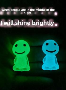 发光的黑暗精灵可爱和可爱的发光鬼动画创意装饰桌面小饰品小礼物