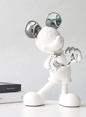 轻奢创意可爱比心米奇公仔电视柜客厅摆件高端大气上档次现代简约