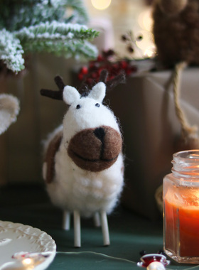 新品羊毛毡可爱小羊绵羊摆件w卧室儿童房间装饰品家居桌面摆件杂