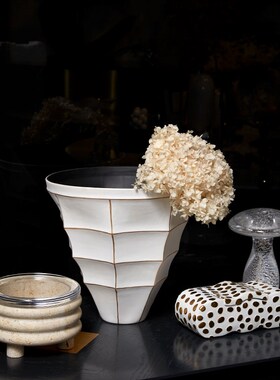 新品卧室床头柜摆件陶瓷首饰盒花瓶花H器组合北欧轻奢样板房间软