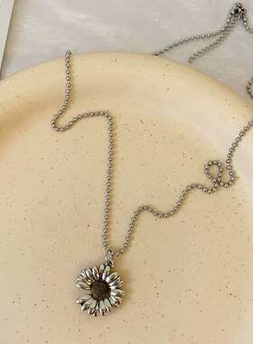 极速Sunflower titaniumr steel necklace collarbone chain fema