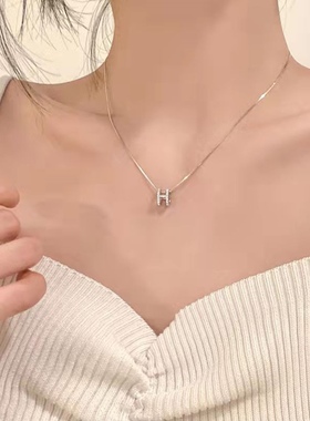 精致H字母项链女新款银色轻奢气质骨链小众设计高级感颈链小香风