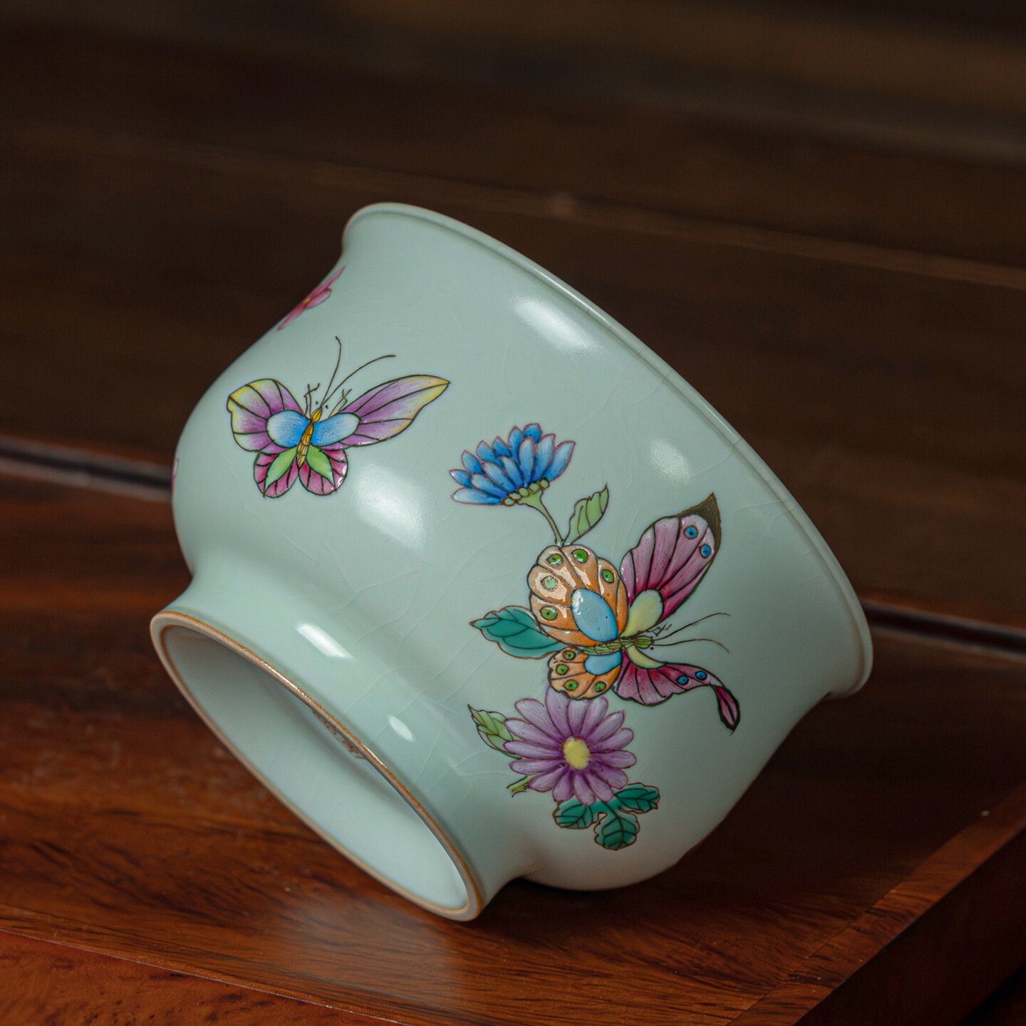 Hand-painted butterflies and flowers Ru Kiln Kung Fu tea cup