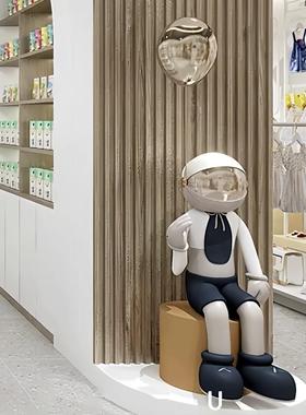 网红拿气球坐姿太空人大摆件