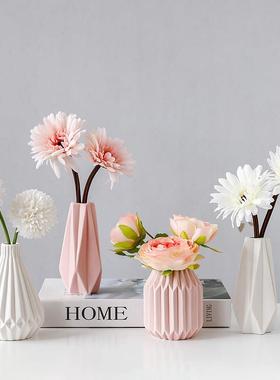 陶瓷家居装饰品小摆件客厅电视柜酒柜卧室现代简约布置玄关桌面