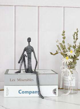 欧式抽象物雕坐姿DDC摆件样板房售楼人部书房塑桌面创意家人居工