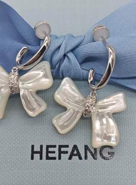 轻奢新款时尚项链蝴蝶结何方贝母