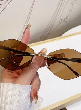 欧洲站2025新款太阳眼镜无框菱形简约墨镜户外摆拍开车防紫外线眼