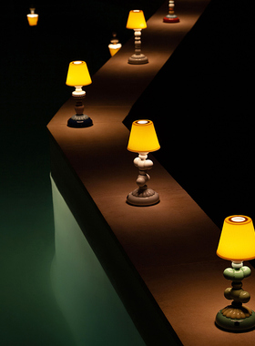 【自营】Lladro/雅致进口护眼小夜灯装饰高档床头灯无线台灯卧室