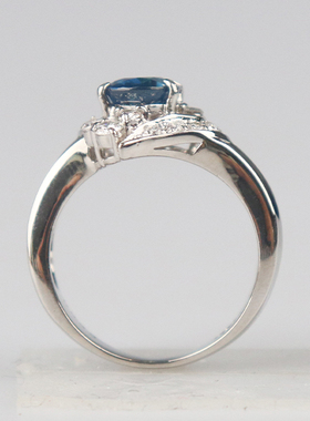 「9.5新」日本进口商品椭圆形切工蓝宝石钻石戒指PT90050号