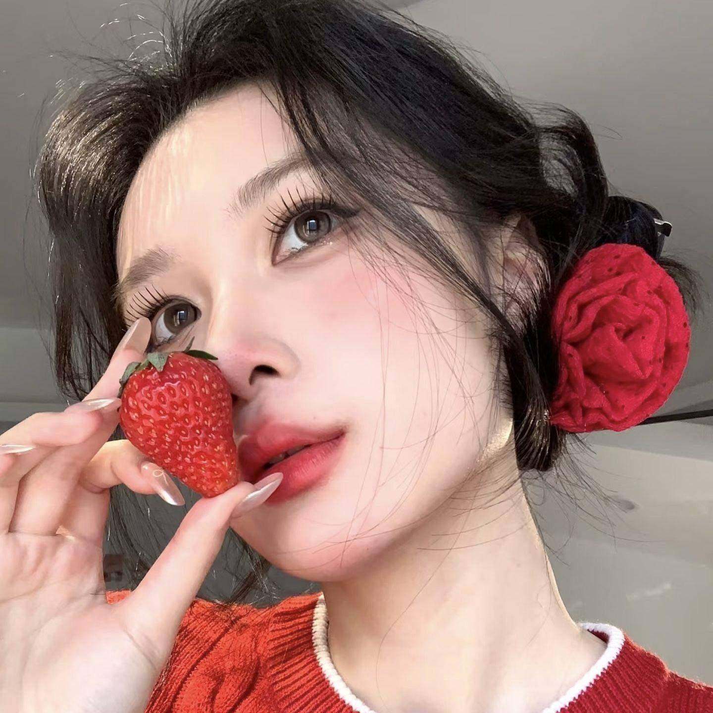 有被嫩到了！！单色珠光眼影腮红卧蚕多用膏上脸清透自然立体提亮,淘宝优惠券,粉丝福利购,淘宝优惠卷