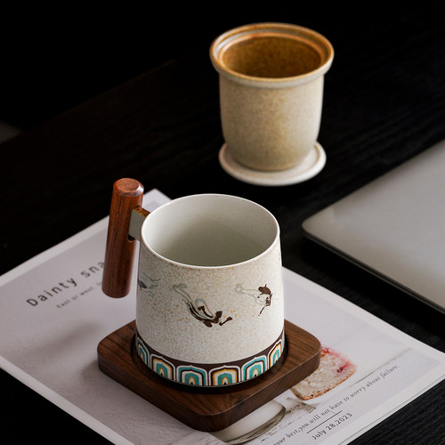 敦煌文创陶瓷马克杯木把带盖办公室过滤水杯茶水分离杯子礼品定制 - 图1