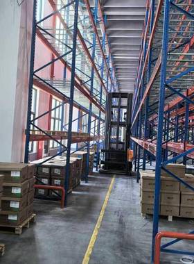 重型横梁式承重仓储货架窄巷道工业大型高位重型货架加厚仓库货架