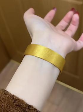 黄金色拉丝宽版开口手镯独特个性时尚复古中古简约百搭新款手环