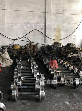 翻斗式轨道轮梭车轮对实心空心矿车轮闭式防尘式矿车轮对