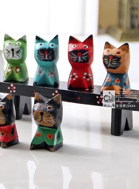 东南亚巴厘岛木雕风格板凳小猫树脂摆件手绘招财办公桌面装饰品