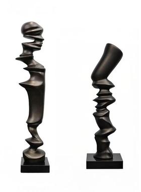 现代简约抽象人物黑砂岩雕塑摆件样板间创意玄关落地艺术软装饰品