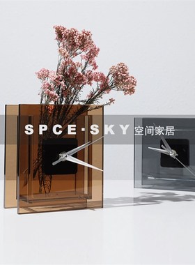 现代轻奢样板间卧室床头柜复古音响组合饰品摆件灰色方形玻璃时钟