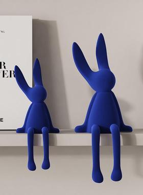 北欧现代卡通植绒长耳坐姿兔子摆件家居客厅电视柜高级感软装饰品