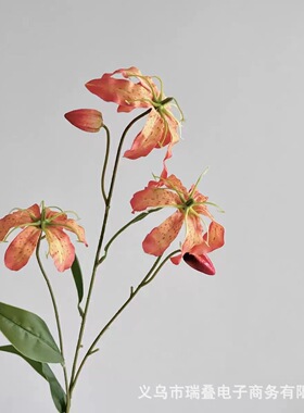 嘉兰百合花火焰百合仿真花客厅装饰餐桌假花摆件吊顶挑高拍摄道具