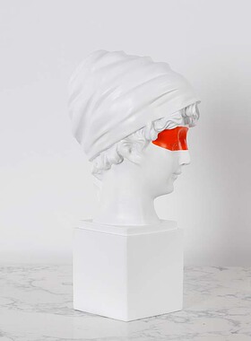 北欧轻奢树脂人物摆件现代酒店别墅展厅玄关设计师售楼处软装饰品