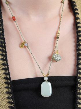 天然和田玉无事牌吊坠