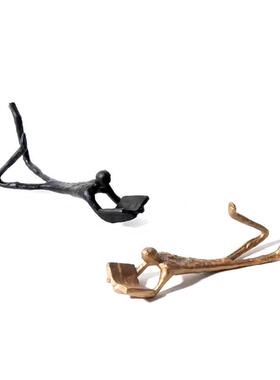 现代意式极简抽象趴着看书阅读人物摆件茶室书房桌面家居装饰摆件