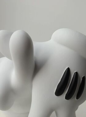 现代简约树脂植绒动物人物卡通儿童房公仔摆件雕塑家居酒店样板间