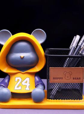 球衣小熊笔筒树脂球星摆件卧室床头桌面装饰同学男生日礼物精品店