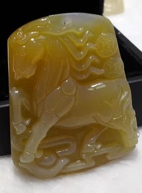 天然翡翠色黄翡冰种玻璃种精美马上封侯牌子挂件吊坠 招财男女款