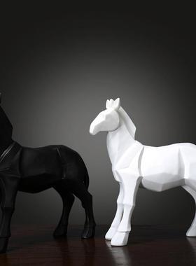 北欧简约现代生肖几何马摆件办公室开业客厅家居装饰玄关动物摆设