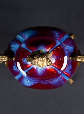 贵夫人铜镶瓷窑变红色釉配铜雄狮子滚绣球卷草将军罐景德镇瓷摆件