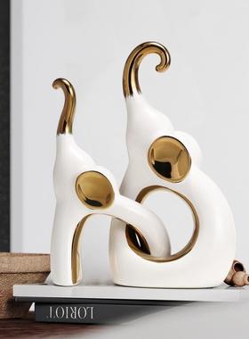 轻奢玄关情侣对象创意陶瓷摆件现代家居电视柜酒柜卧室桌面装饰品
