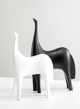 现代马客厅酒柜装饰品玄关室内家居创意电视柜树脂工艺品