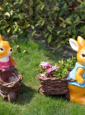 庭院新款装饰户外草坪雕塑创意仿真树脂工艺卡通兔子推车花盆摆件