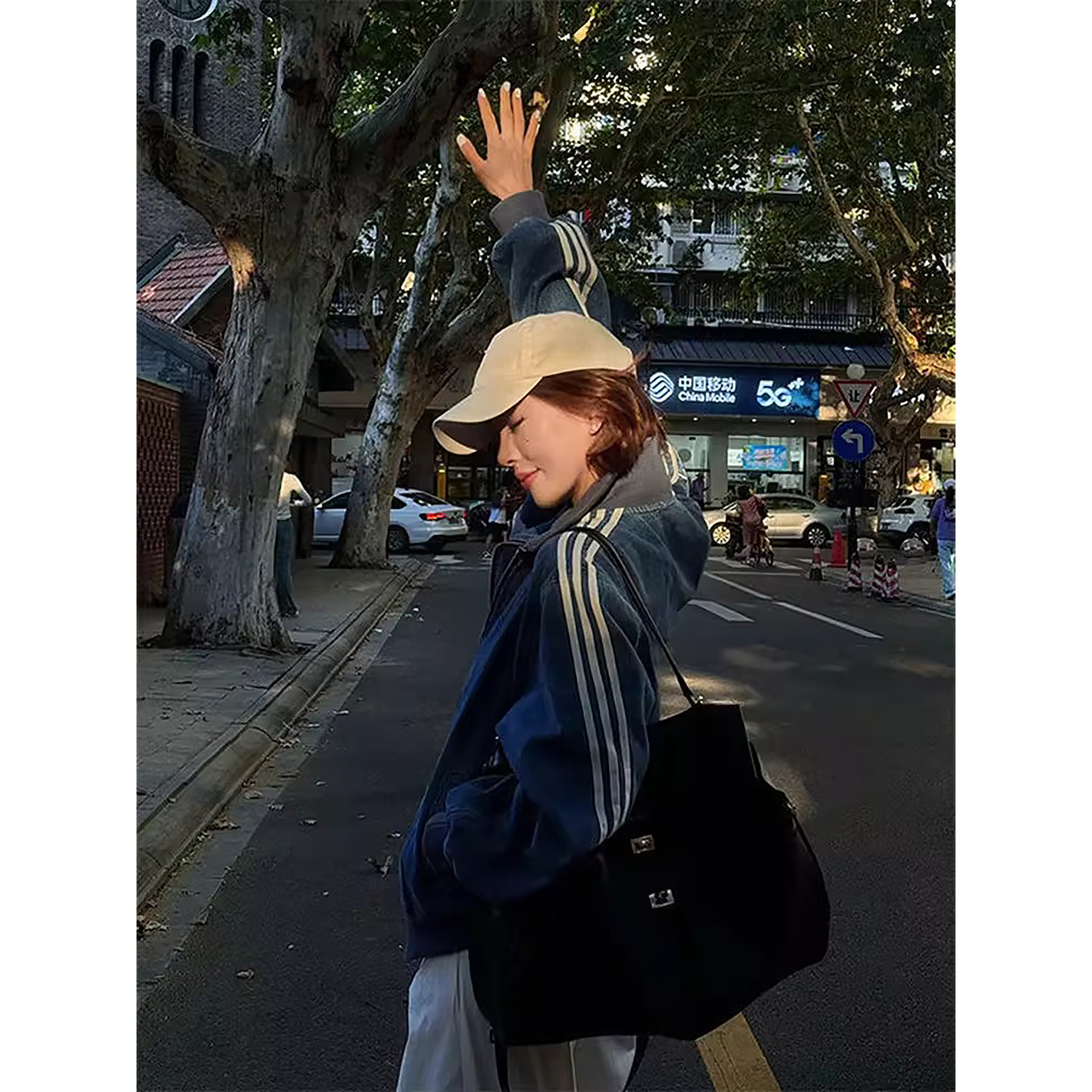 美式复古运动风牛仔外套男女立领拉链三条杠夹克短款水洗蓝棒球服,淘宝优惠券,粉丝福利购,淘宝优惠卷