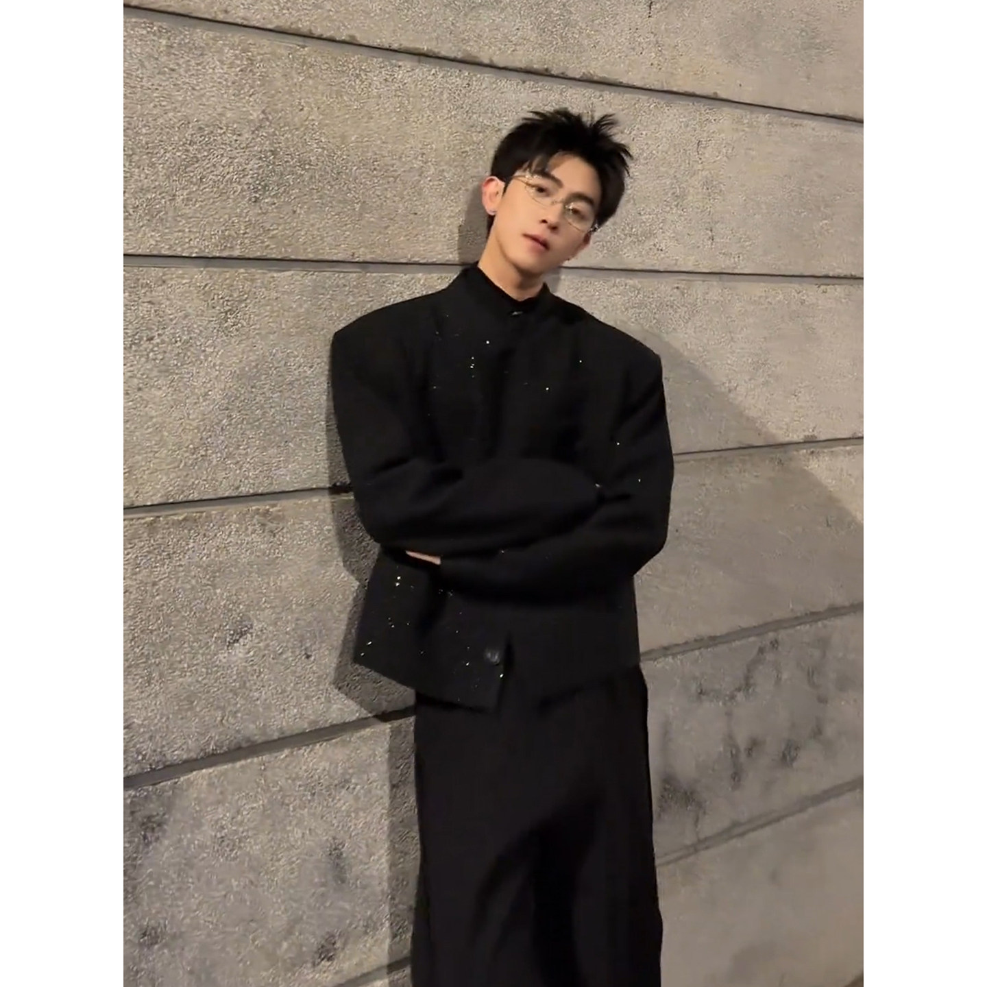 黑色满天星垫肩呢料西装男模高级感穿搭套装垂感弯刀西裤短款西服,淘宝优惠券,粉丝福利购,淘宝优惠卷