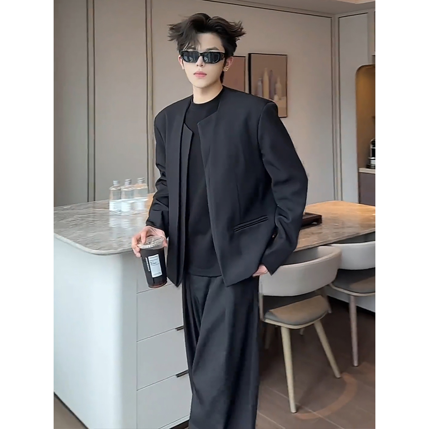 人夫感短款西装外套秋季高级感轻熟风男模穿搭一整套美式解构夹克 - 图0