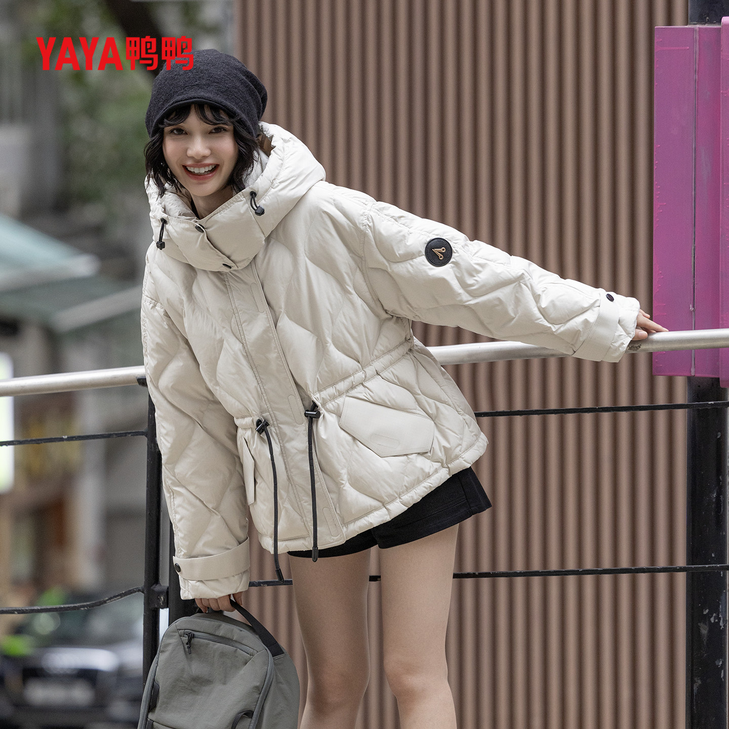 鸭鸭官方羽绒服2025新款运动风加厚外套宽松中长款冬季保暖女