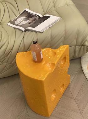 潮流家居奶酪芝士凳子家用门口换鞋凳网红创意客厅装饰品沙发摆件