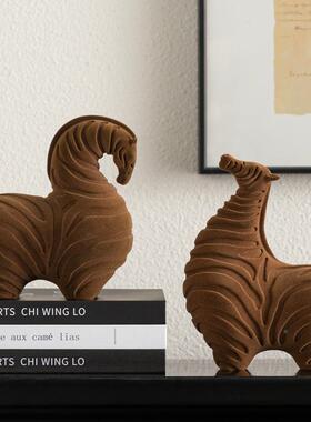 PHT高感时尚级植绒马客厅电斑柜酒柜开放格工艺品动物视摆件