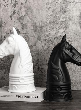 战马摆件现代简约欧式黑色白色树脂马头摆件书档样板房售楼处饰品