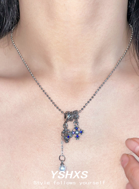 蓝色十字圆珠吊坠项链