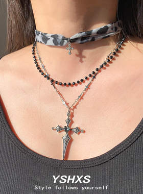多层叠戴哥特暗黑十字架锁骨链