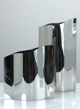 现代欧式轻奢不锈钢皮艺扁形花器客厅大厅样板间花瓶花插摆件