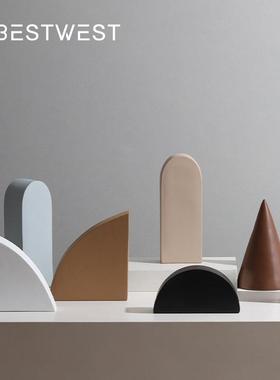博西家居北欧创意几何轻奢树脂摆件ins风样板房软装家居装饰品