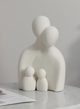 纪念日礼品拥抱人物摆件客厅电视柜玄关酒柜桌面装饰书房简约饰品