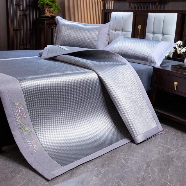New sunflower ice vine mat thickened honeycomb breathable mesh washable ice silk mat sheets and fittings